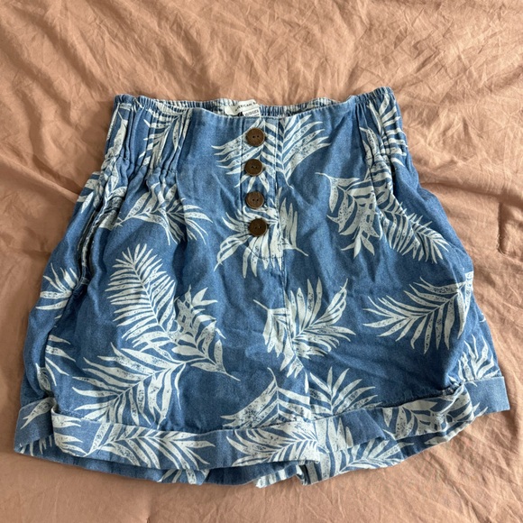 AE high waisted vacation jean shorts - Picture 1 of 3